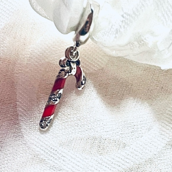 🍭 NWOT Candy Cane Charm – Christmas 🎄 - Picture 4 of 9